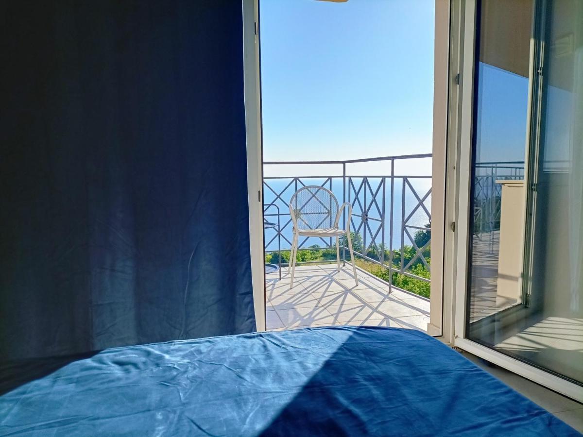 Hotel Christina - Happy Days Karitsa  Ngoại thất bức ảnh
