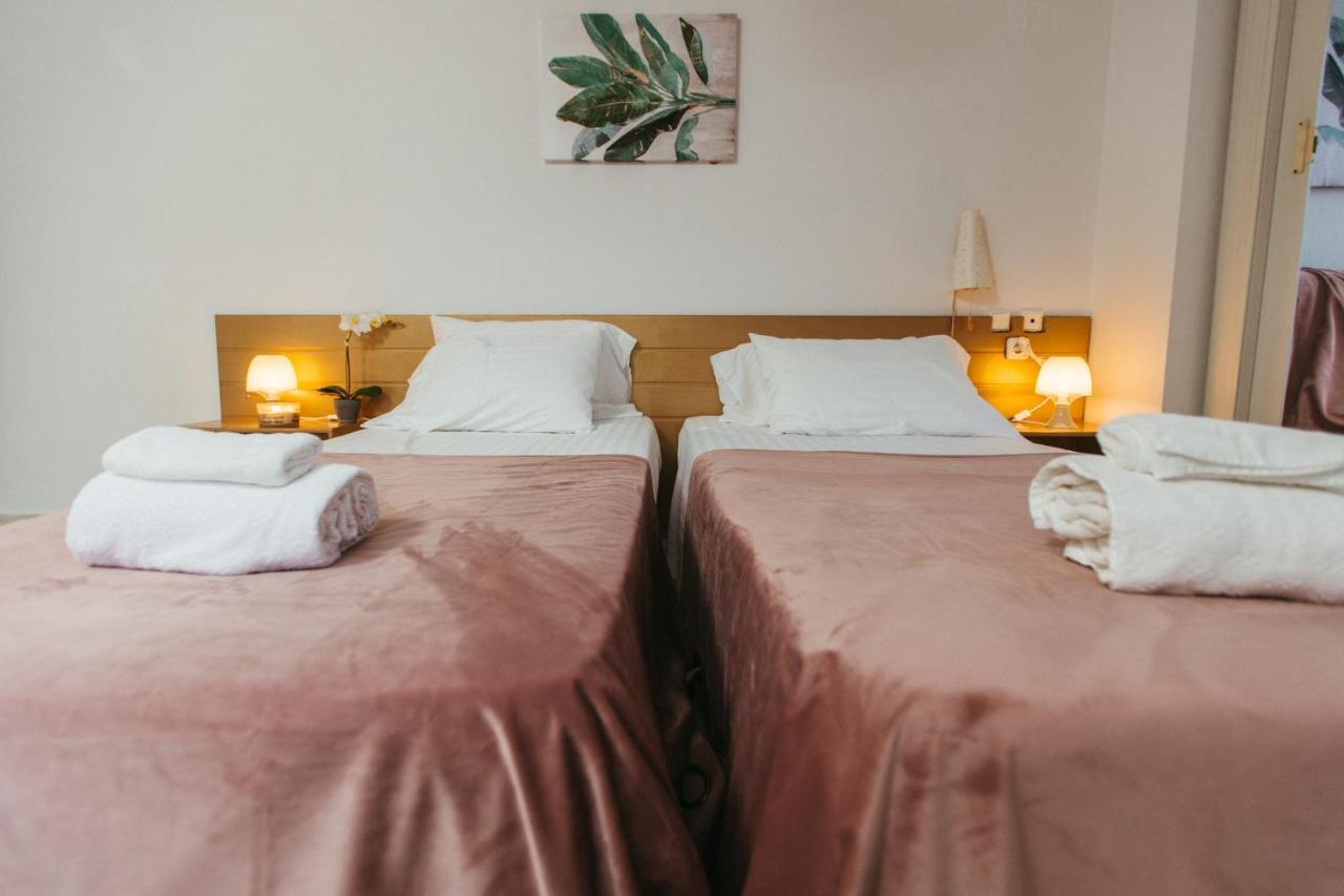 Hotel Christina - Happy Days Karitsa  Ngoại thất bức ảnh