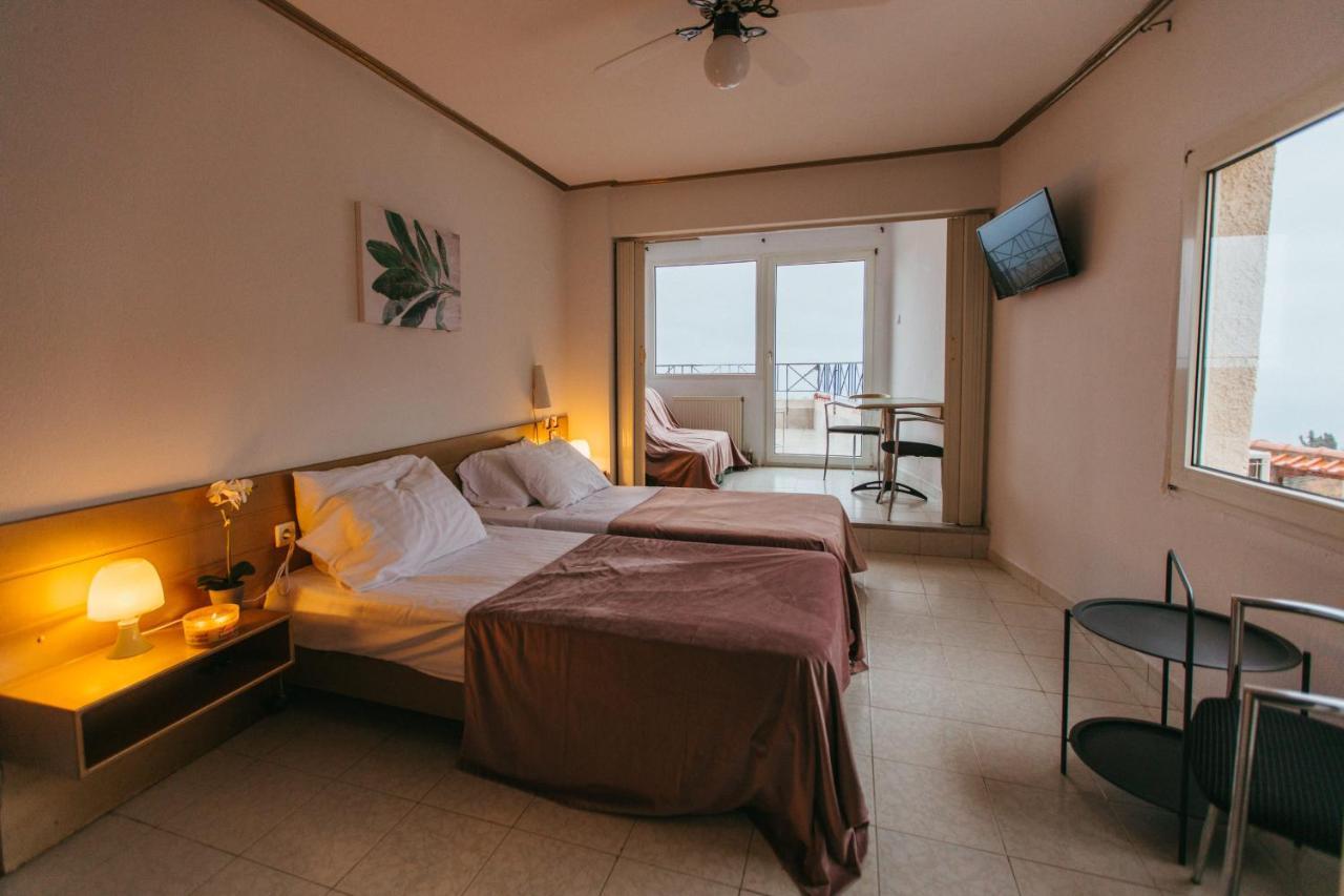 Hotel Christina - Happy Days Karitsa  Ngoại thất bức ảnh