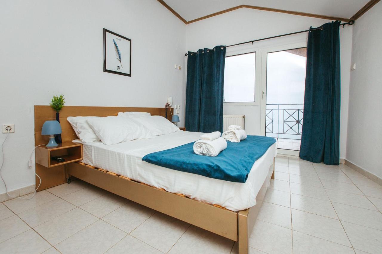 Hotel Christina - Happy Days Karitsa  Ngoại thất bức ảnh