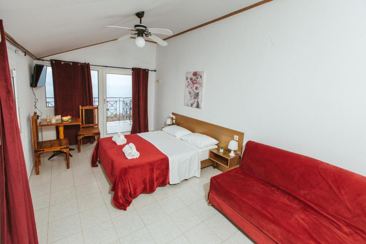 Hotel Christina - Happy Days Karitsa  Ngoại thất bức ảnh