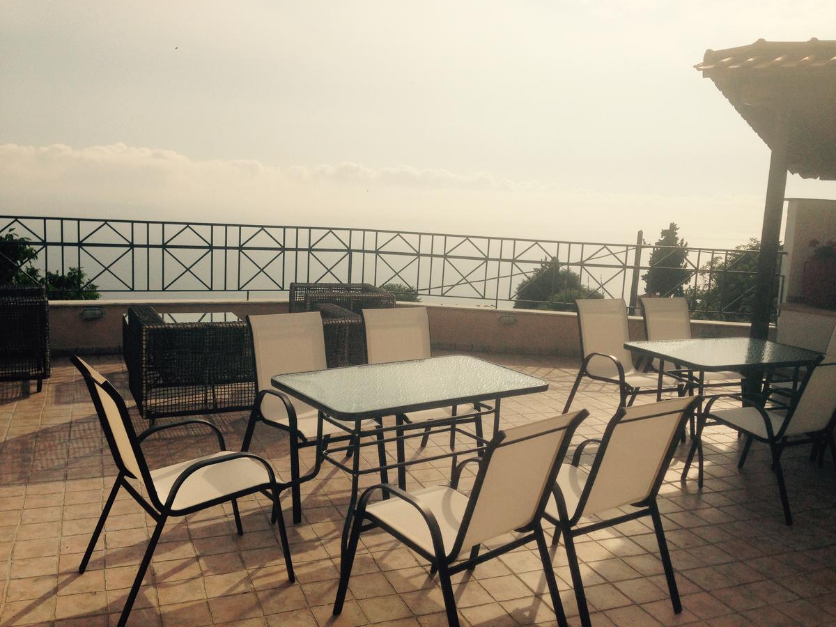 Hotel Christina - Happy Days Karitsa  Ngoại thất bức ảnh