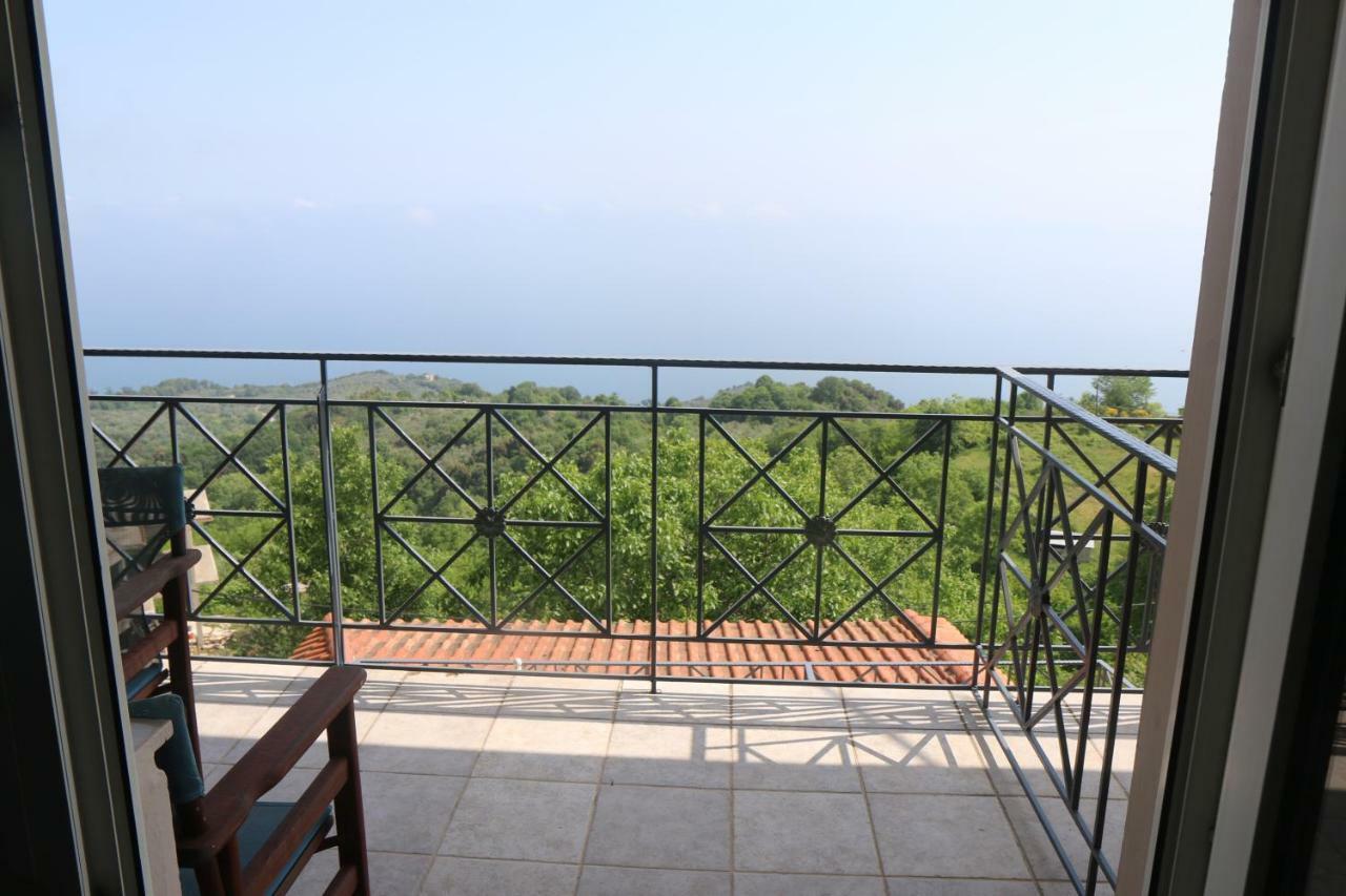 Hotel Christina - Happy Days Karitsa  Ngoại thất bức ảnh