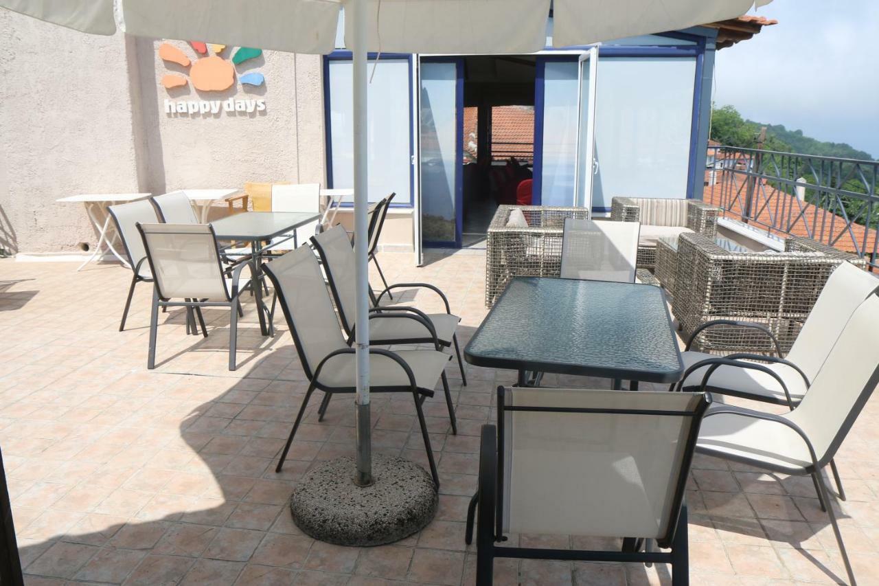 Hotel Christina - Happy Days Karitsa  Ngoại thất bức ảnh